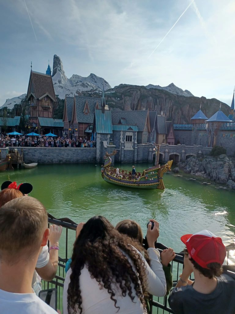 Les Villages d'Enfants et d'Adolescents de la Fondation ACTION ENFANCE ont été invité à Disneyland Paris